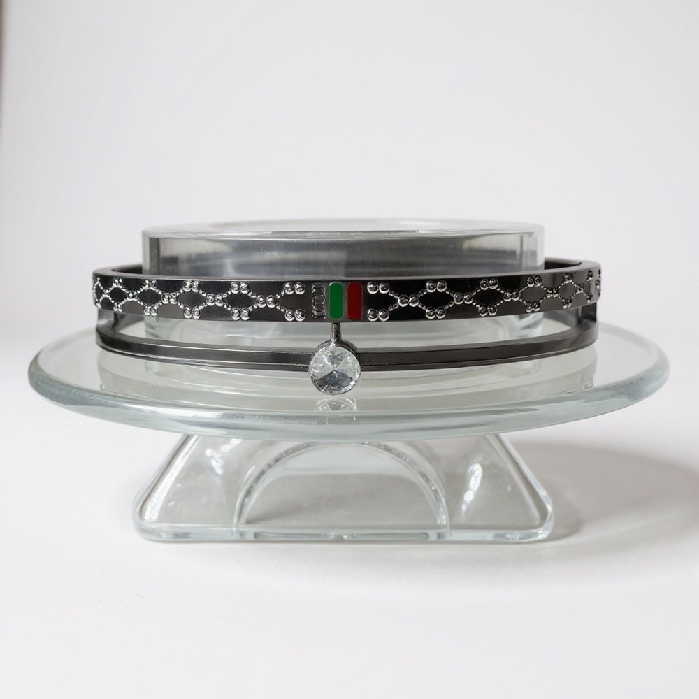 G logo Silvertone stainless steel red N green Crystal bangel bracelet NEW